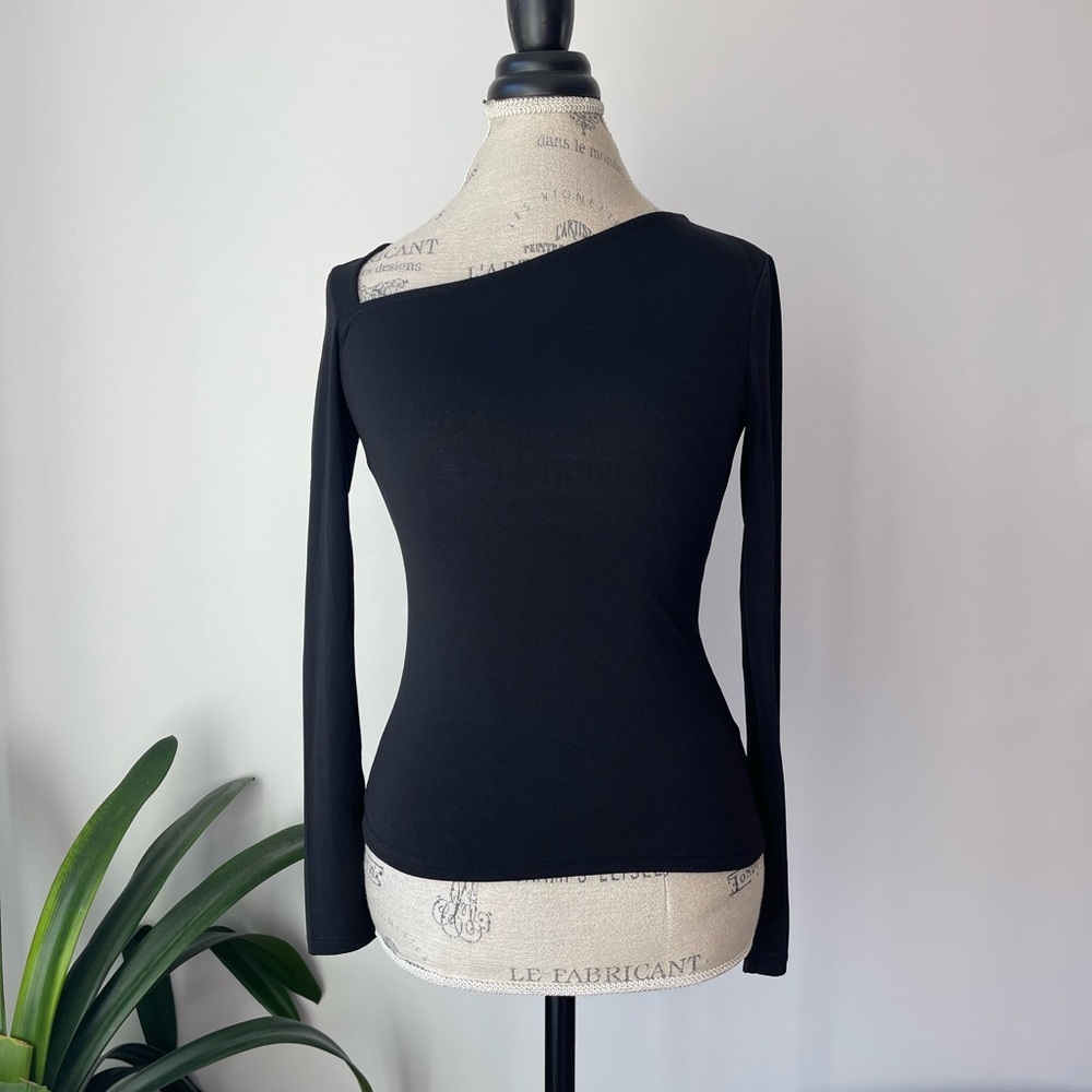Asymmetric one shoulder longsleeve top